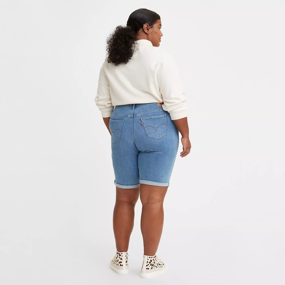 Levi’s Classic Bermuda Women’s Shorts Medium Wash Size 18W - Picture 16 of 16